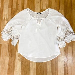 Lace sleeve blouse